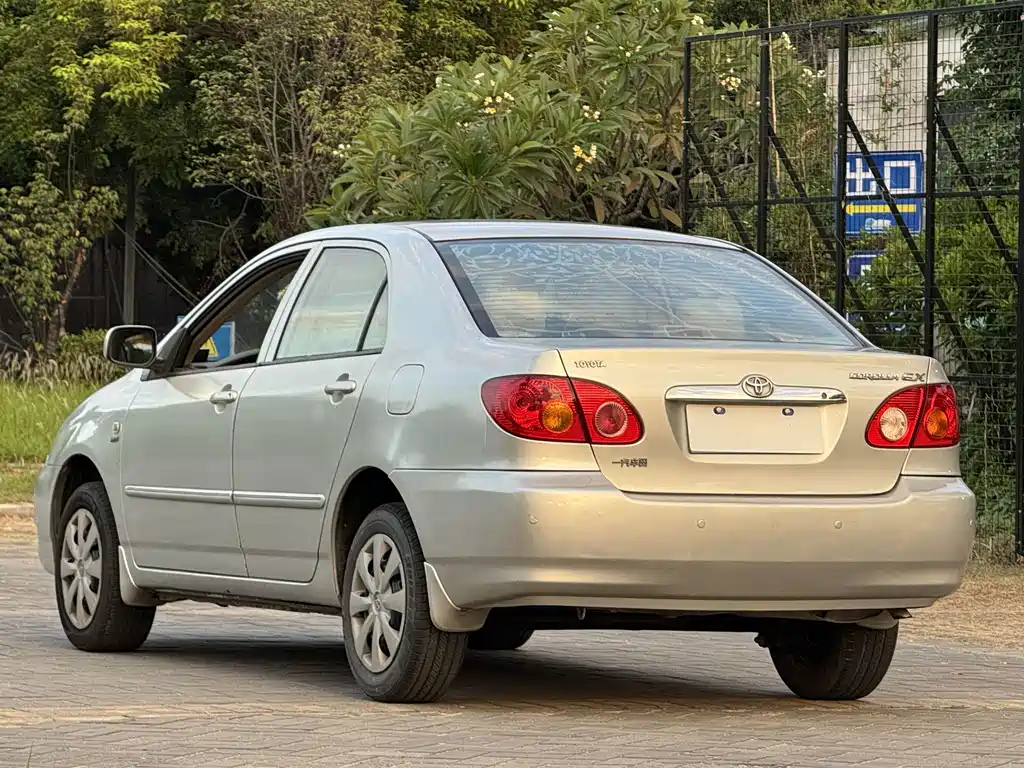 Toyota Corolla — миниатюра 6