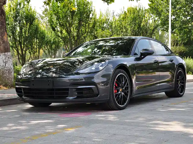 PORSCHE PANAMERA 2020