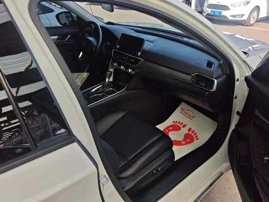 Honda Accord — миниатюра 8