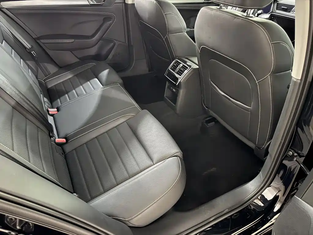 Skoda Superb — миниатюра 14
