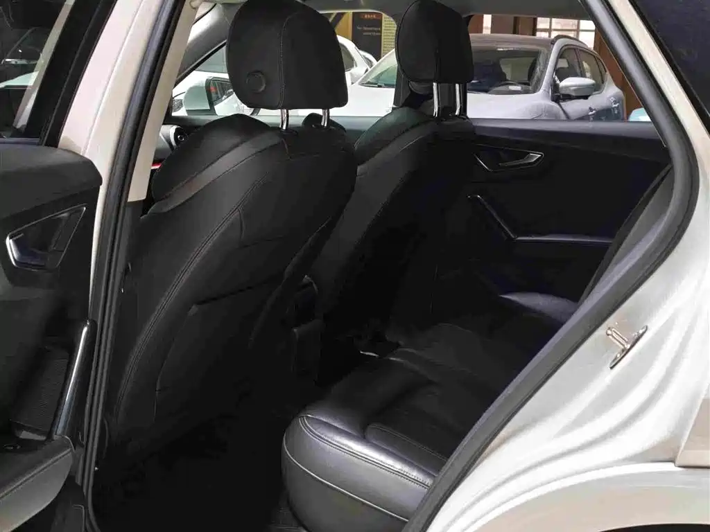 Audi Q2L — миниатюра 5