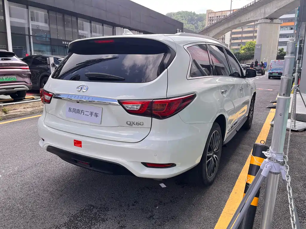INFINITI QX60