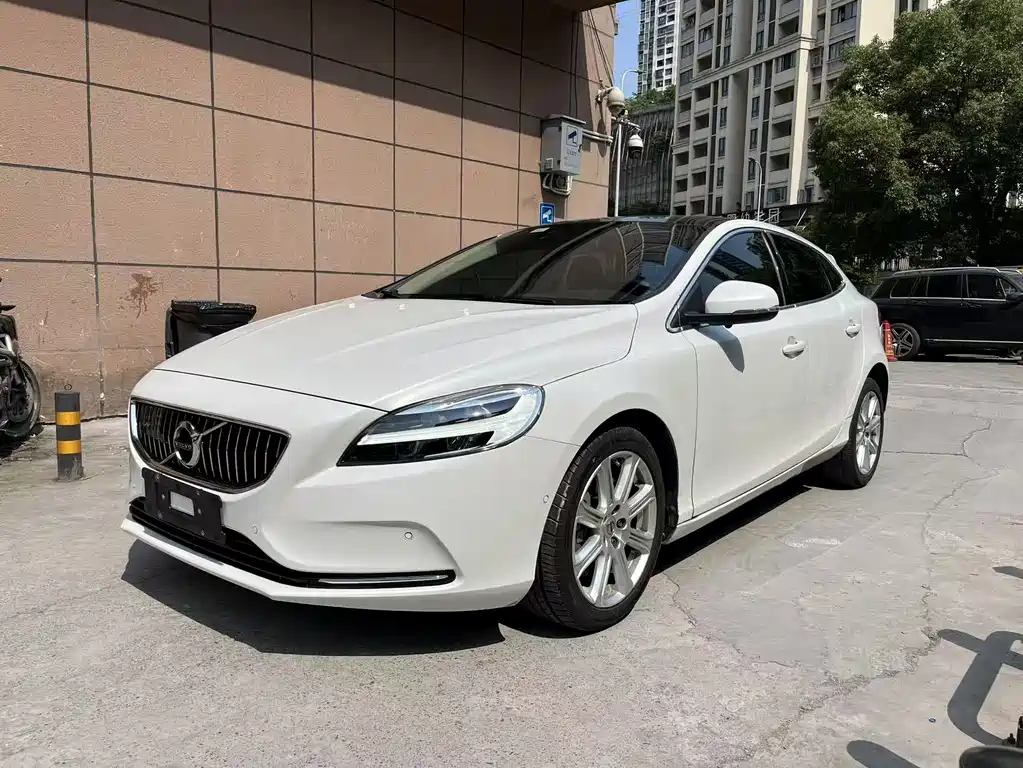 Volvo V40 2018
