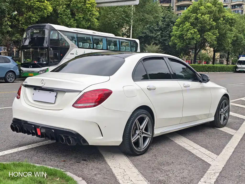 Mercedes-Benz C-Class — миниатюра 12