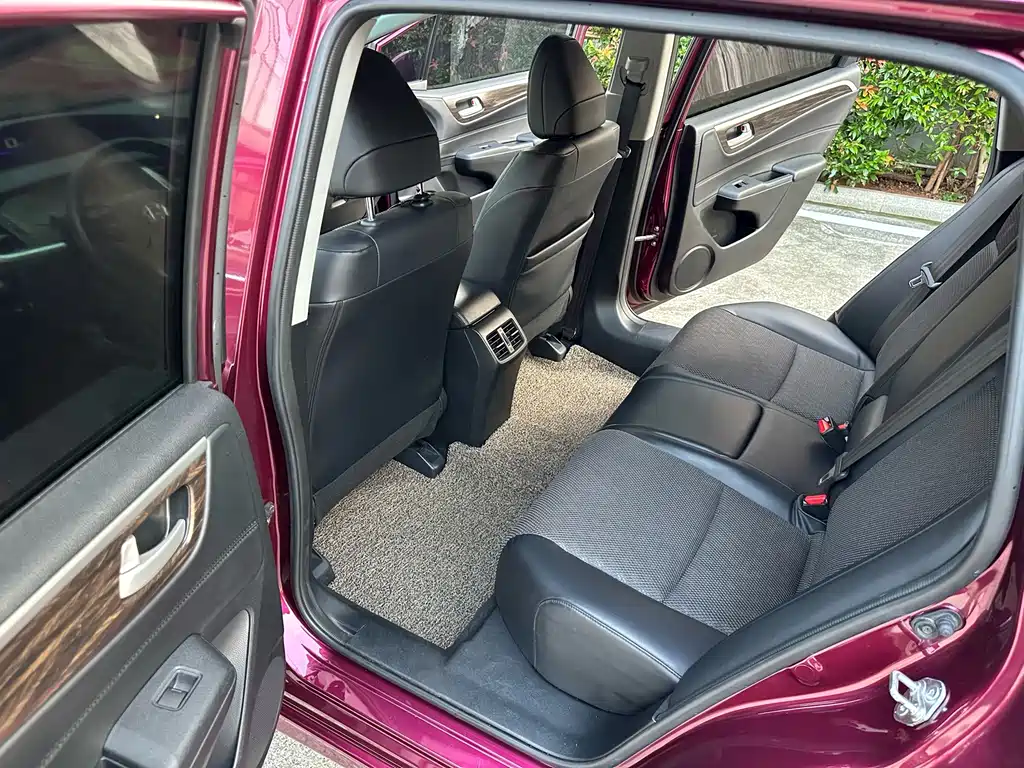 Honda Jade — миниатюра 6