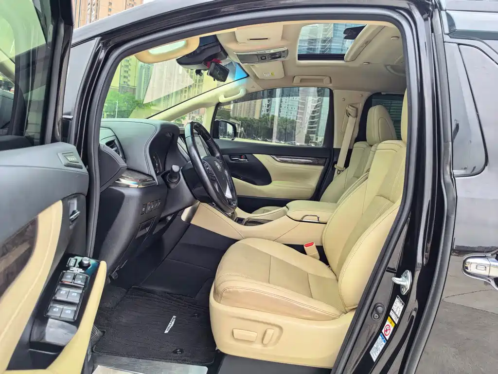Toyota Vellfire 2019 2.5L HV Luxury