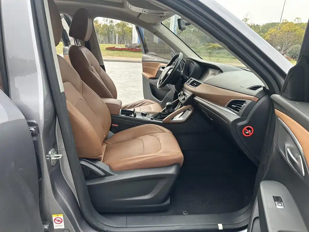Borgward BX7 — миниатюра 11