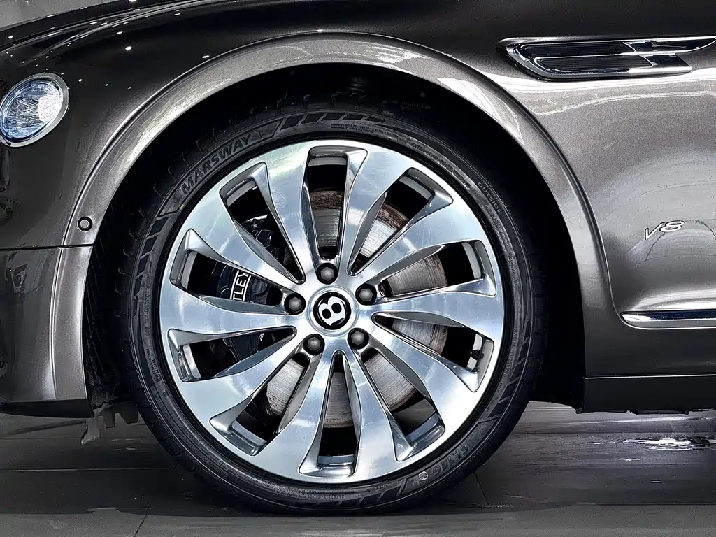Bentley Flying Spur — миниатюра 11