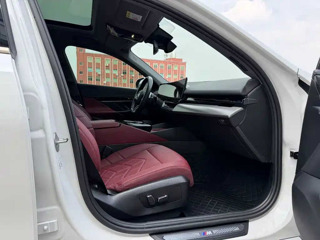 BMW 5 Series — миниатюра 8