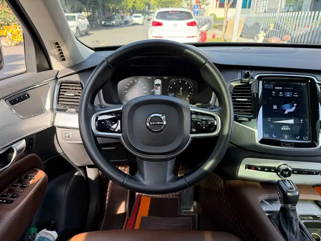 Volvo XC90 — миниатюра 14