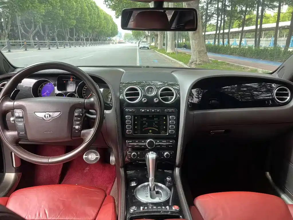 Bentley Flying Spur 2010 6.0T мест
