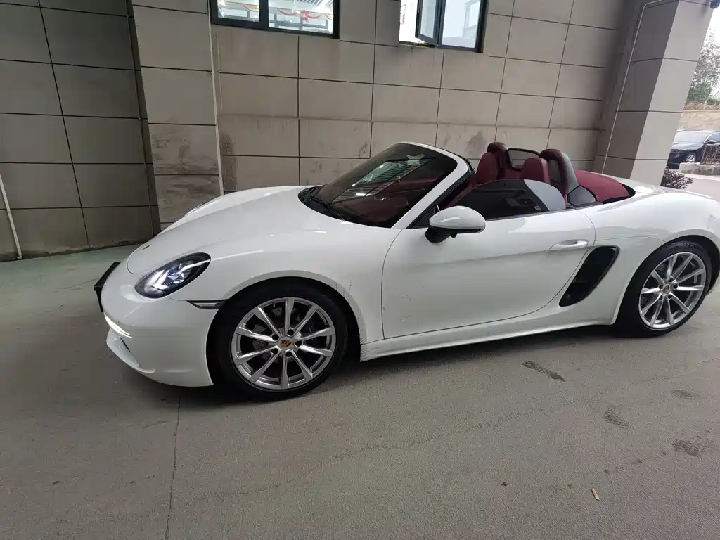 PORSCHE 718
