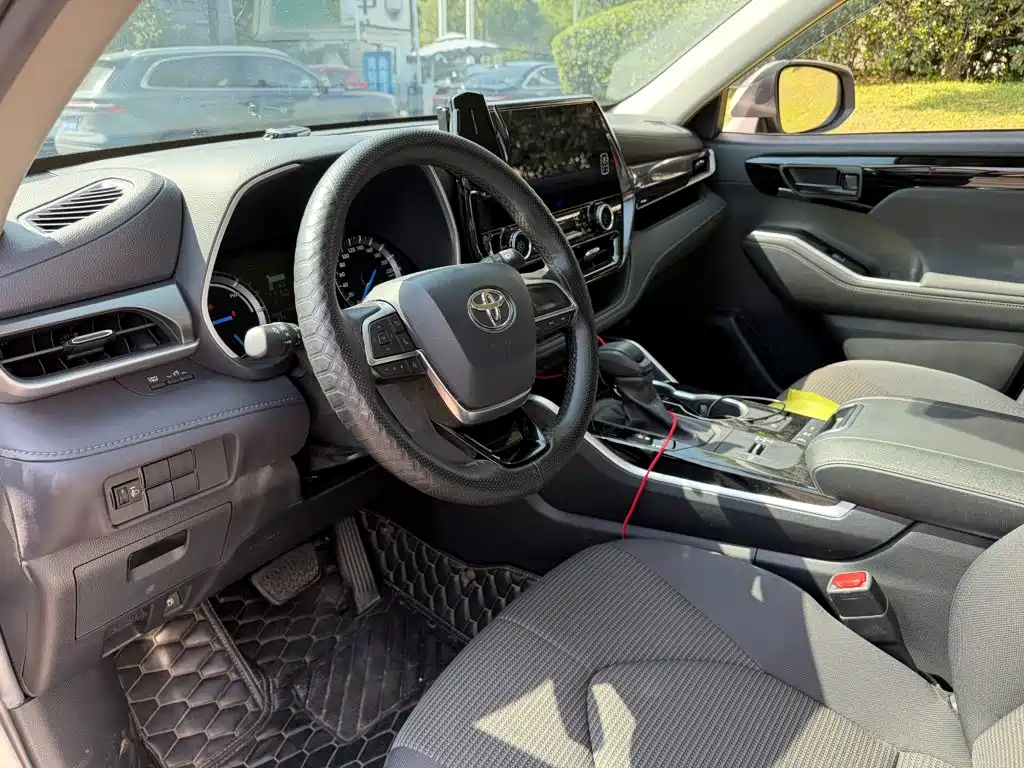 Toyota Highlander — миниатюра 7