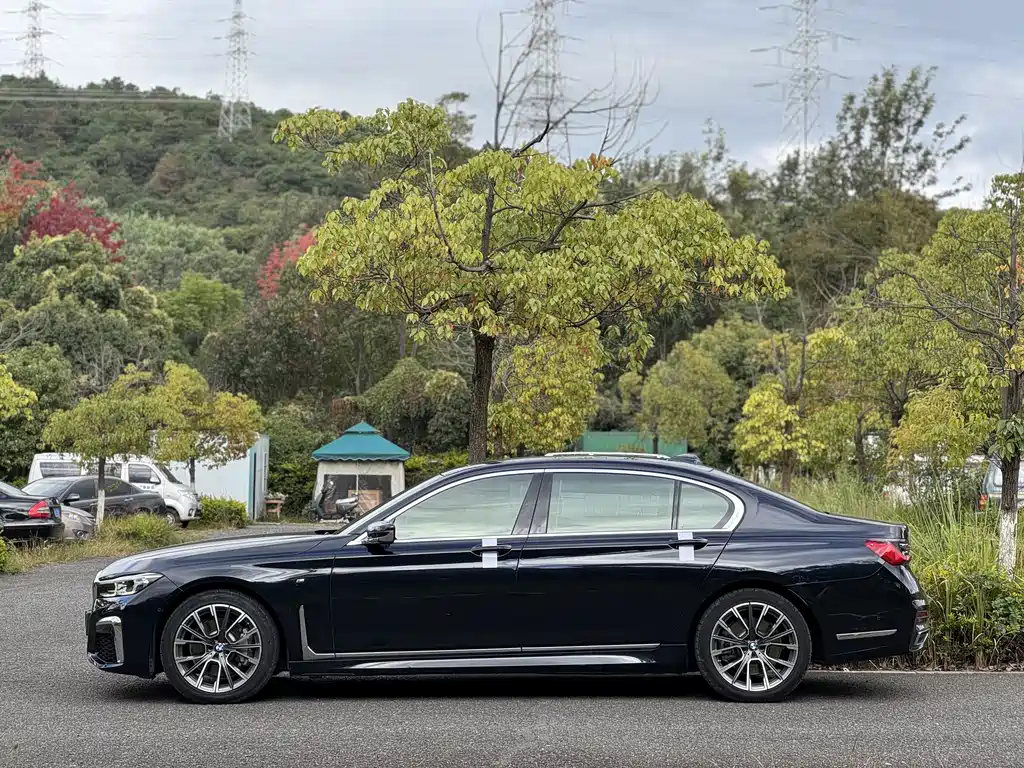 BMW 7 SERIES