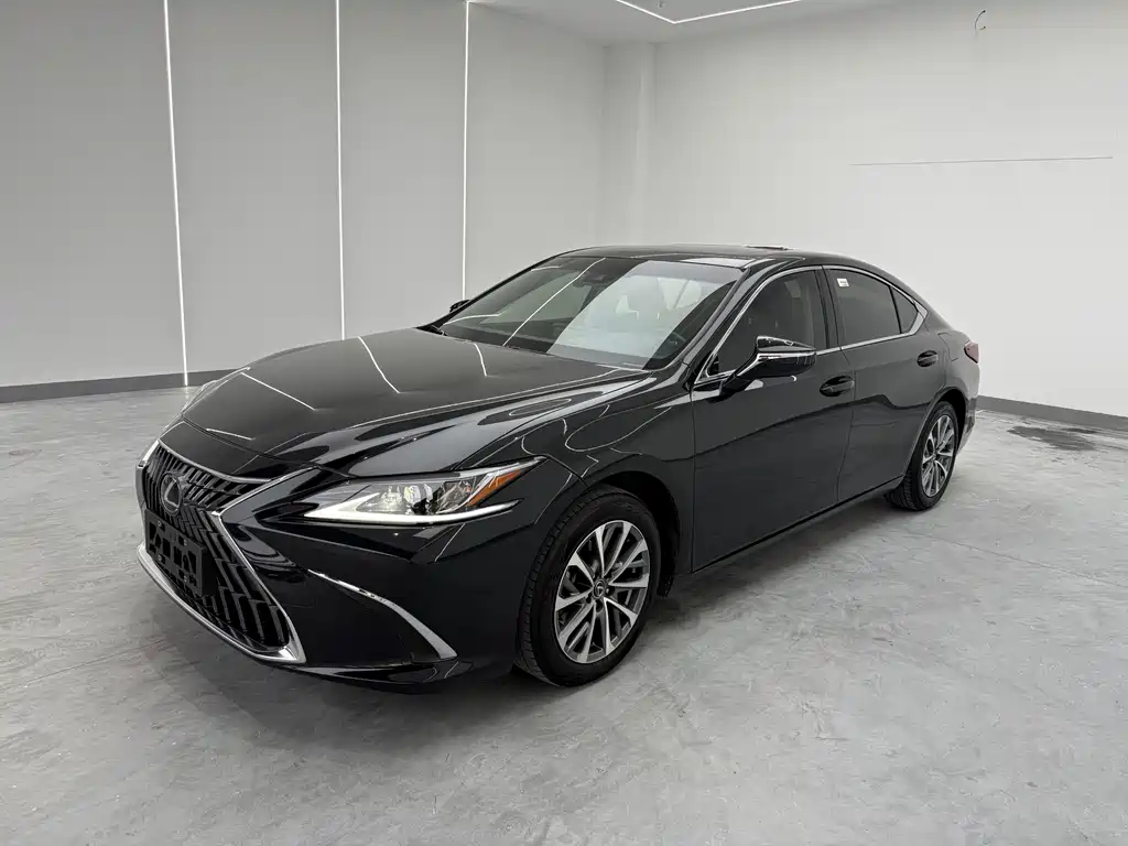 Lexus ES 2023