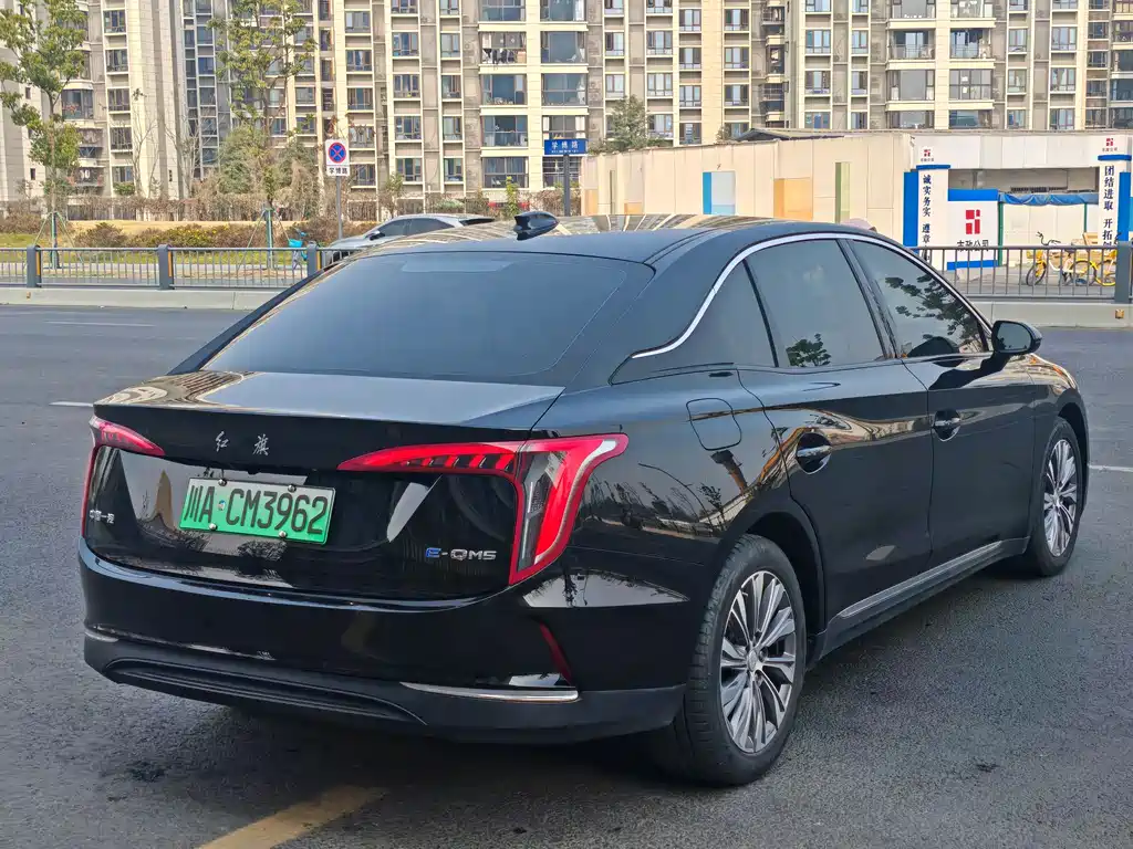 Hongqi HONGQI E QM5