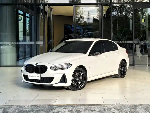 BMW  1 SERIES