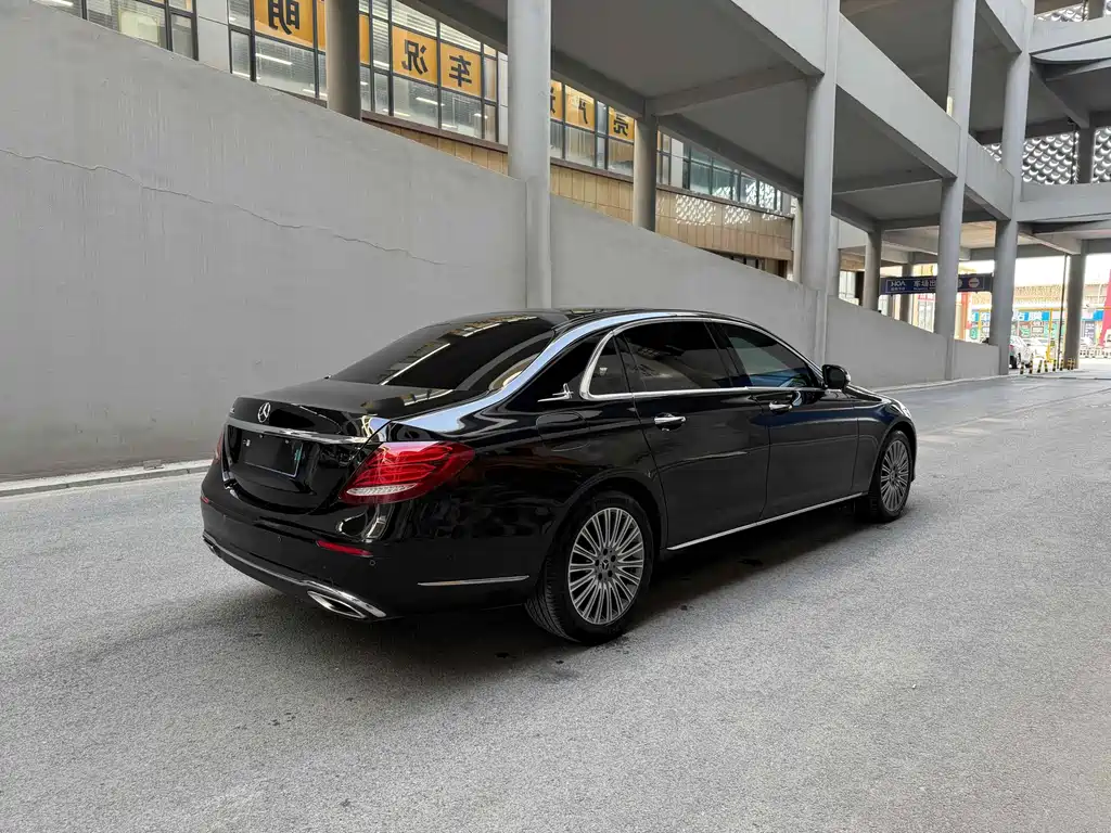 MERCEDES-BENZ E CLASS