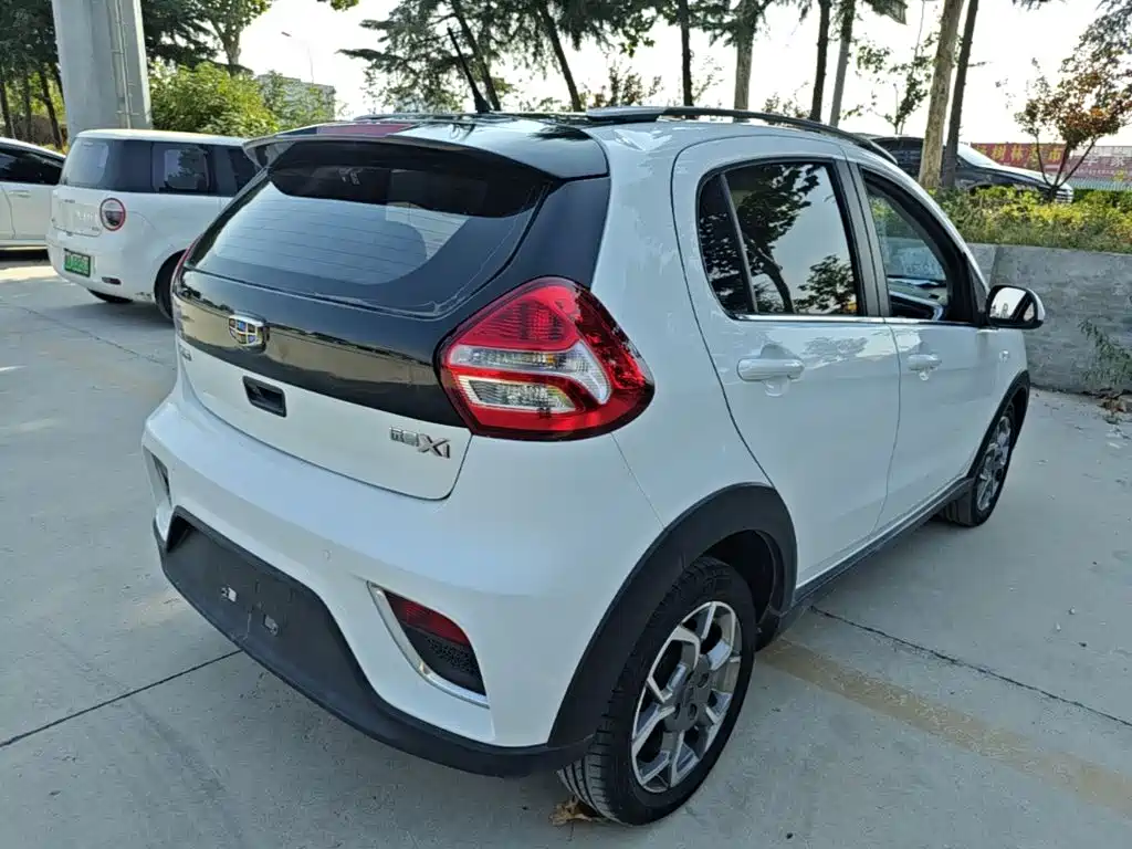 Geely Vision X1 — миниатюра 7