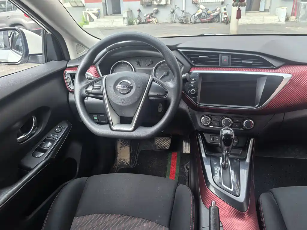 Nissan Bluebird - фото 8