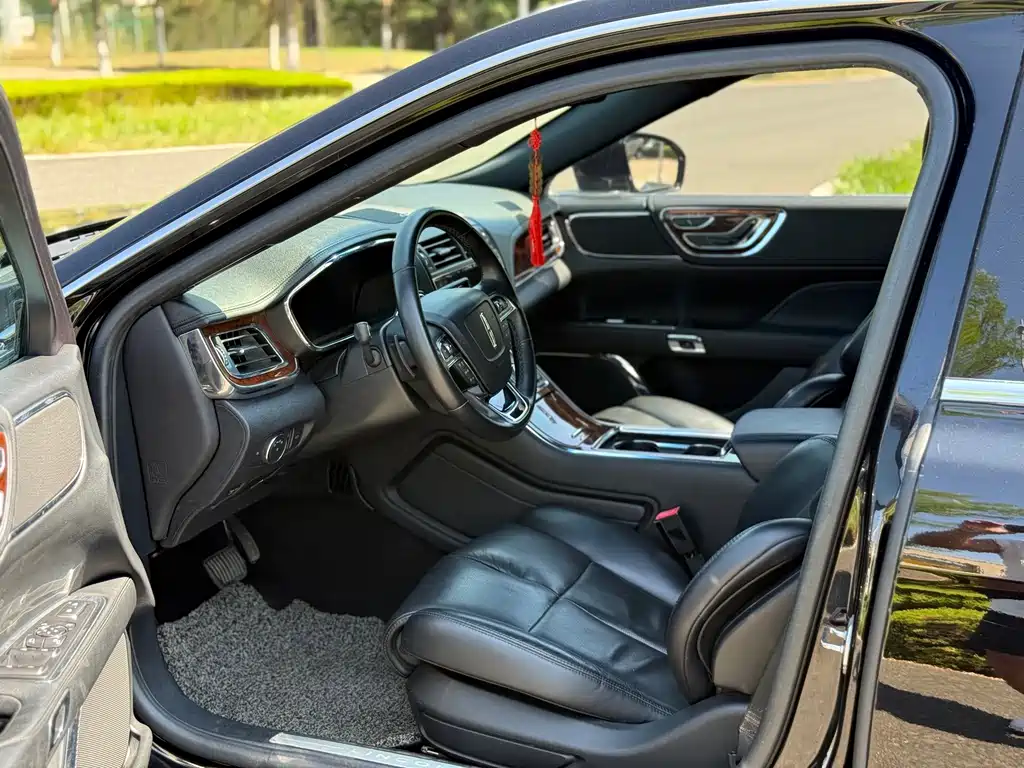 Lincoln Continental — миниатюра 7