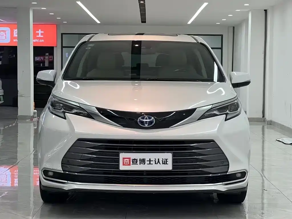 TOYOTA SIENNA