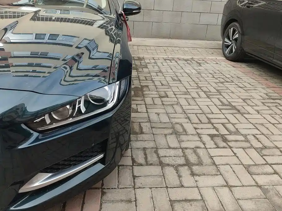 Jaguar XE — миниатюра 5