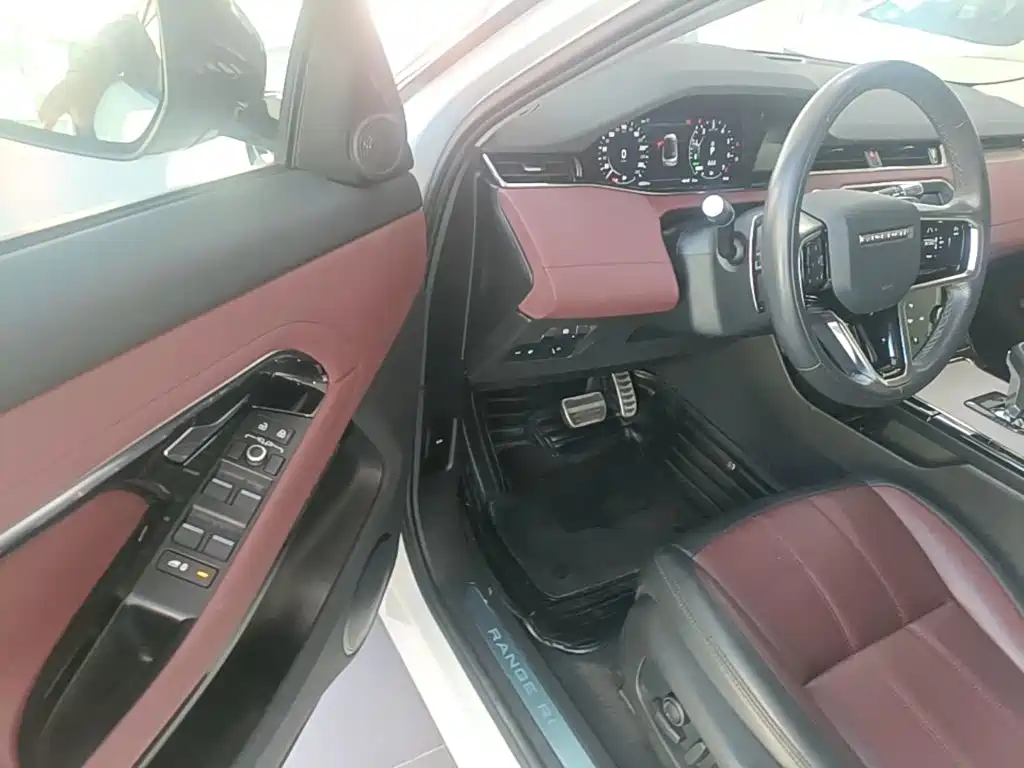 Land Rover Evoque PHEV — миниатюра 16