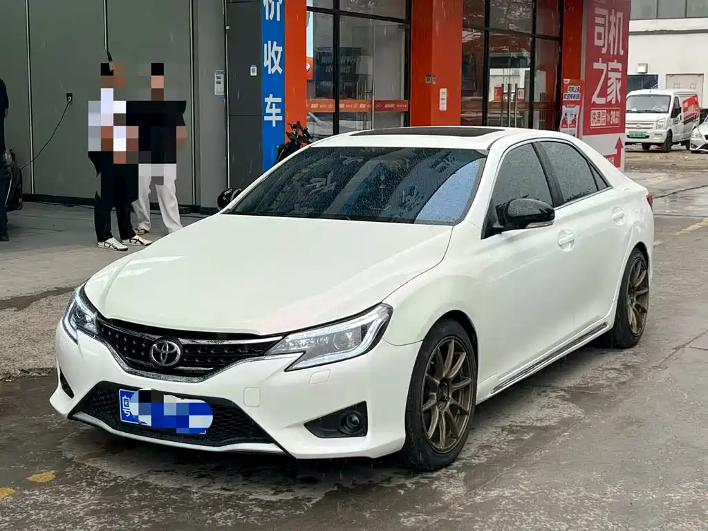 Toyota Reiz 2015