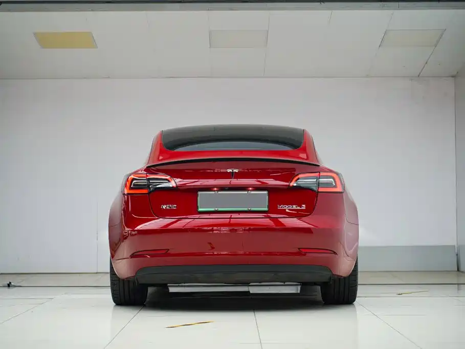 Tesla Model 3 — миниатюра 12