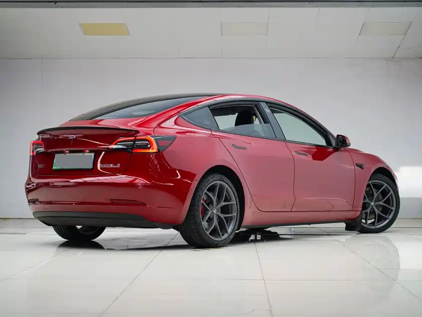 Tesla Model 3 — миниатюра 13