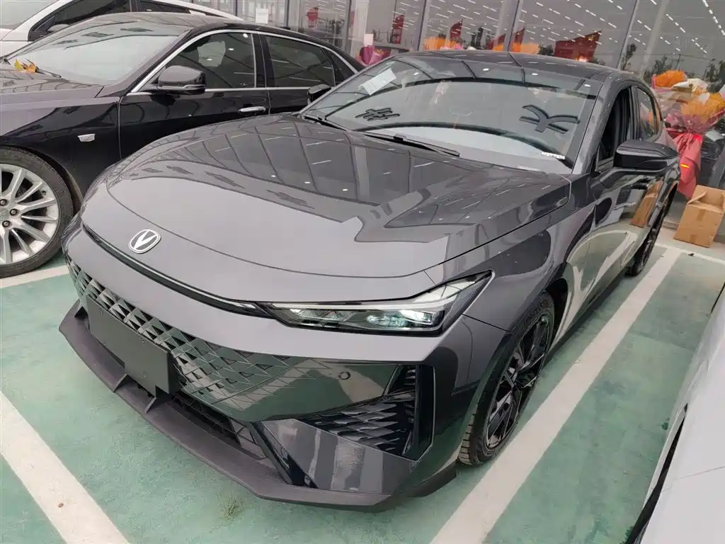 Changan UNI-V 2025