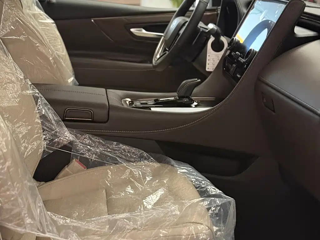 Toyota Vellfire 2024 2.5L