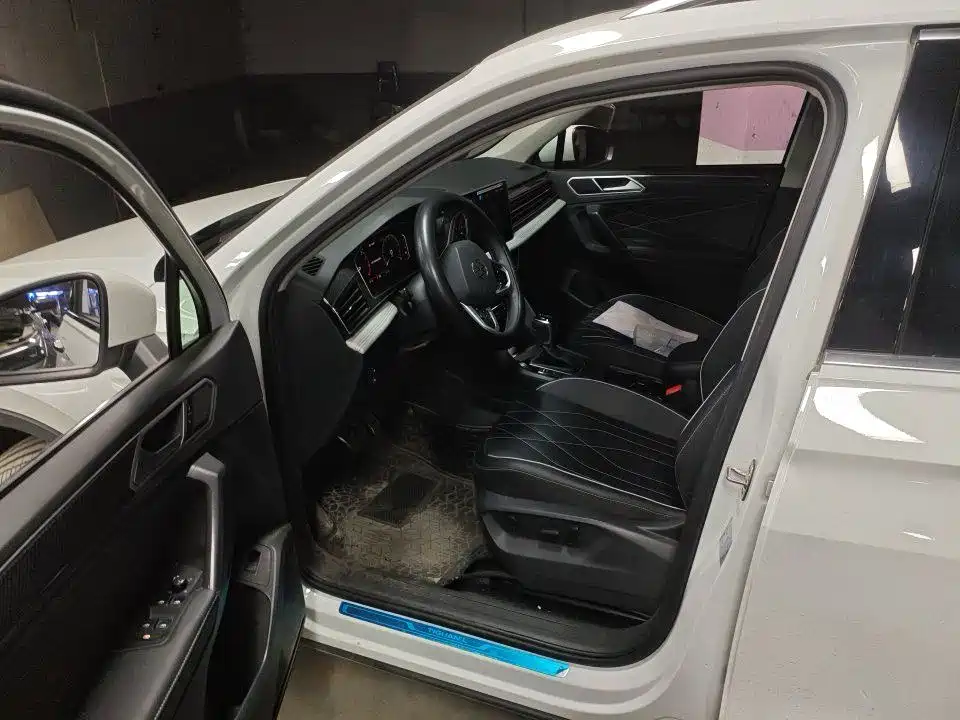 Volkswagen Tiguan L — миниатюра 2