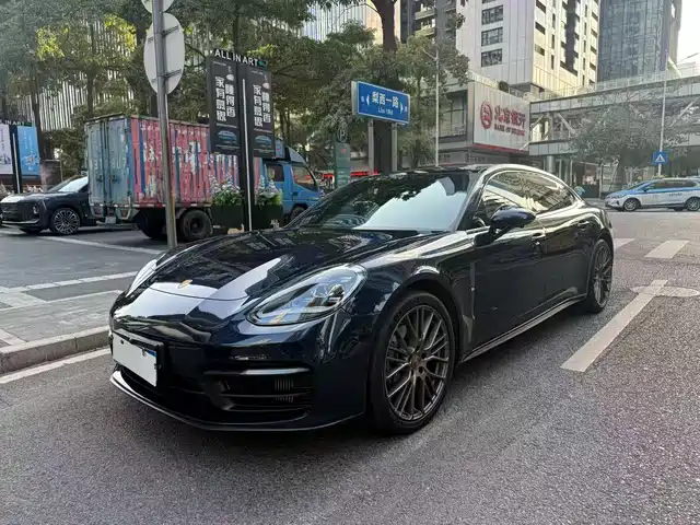 PORSCHE PANAMERA 2023