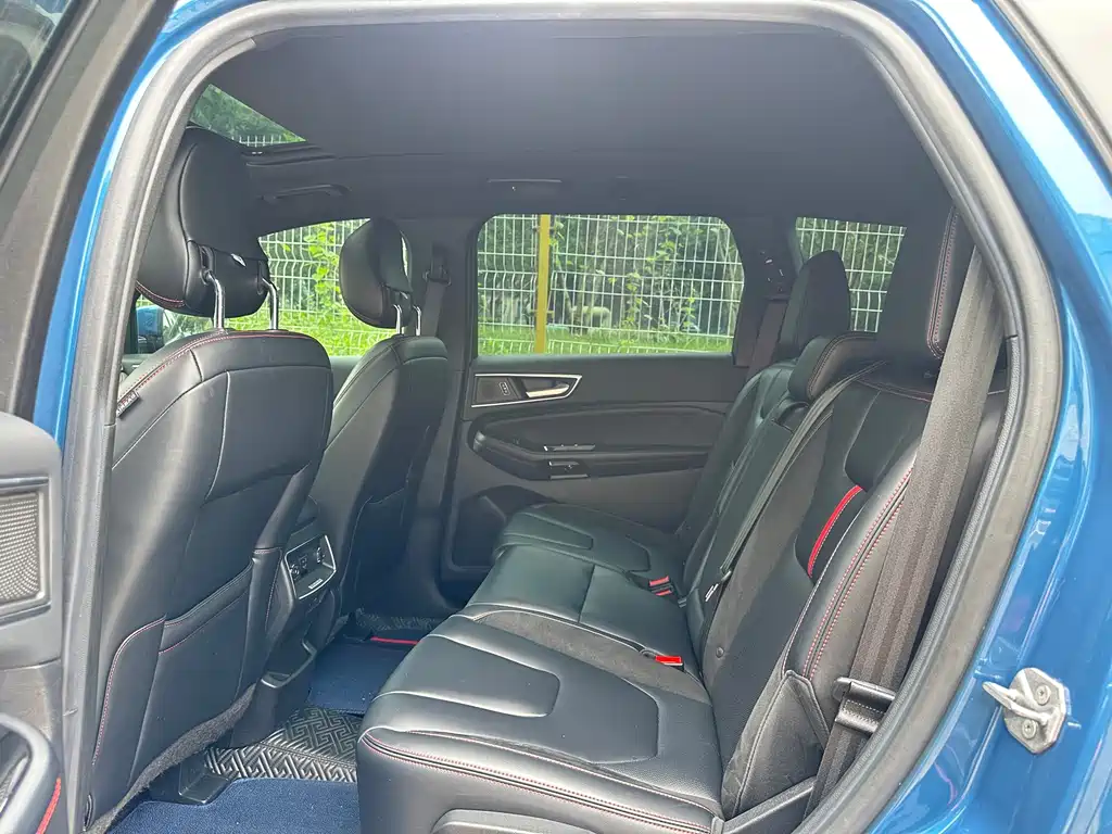 Ford Edge — миниатюра 15