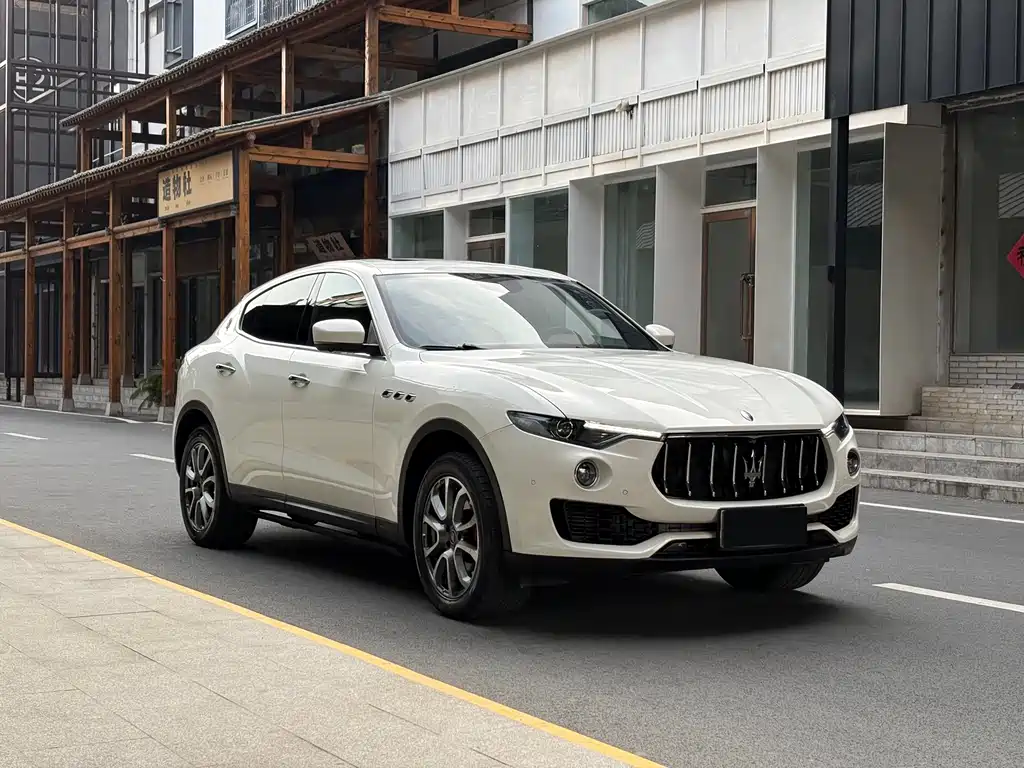 MASERATI LEVANTE