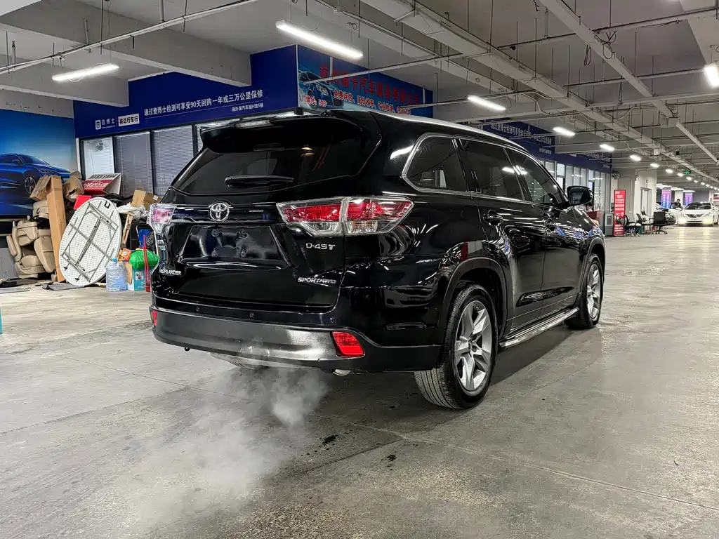 TOYOTA HIGHLANDER