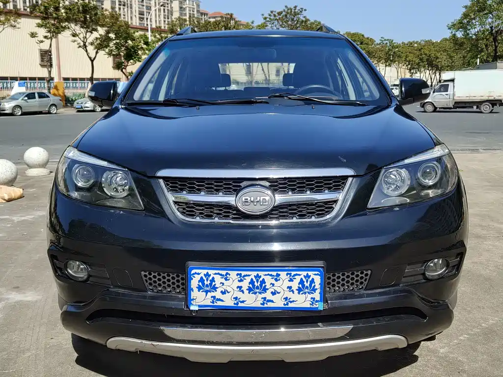BYD S6 2013 Platinum 2.0L MT Luxury