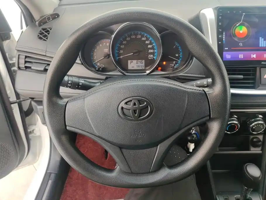 Toyota Yaris L — миниатюра 15