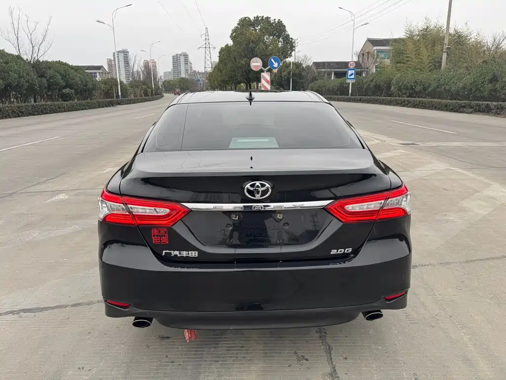 TOYOTA CAMRY