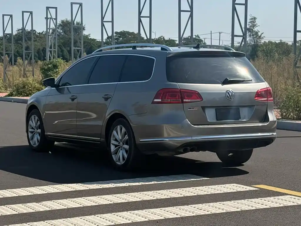 Volkswagen Magotan (Import) — миниатюра 4
