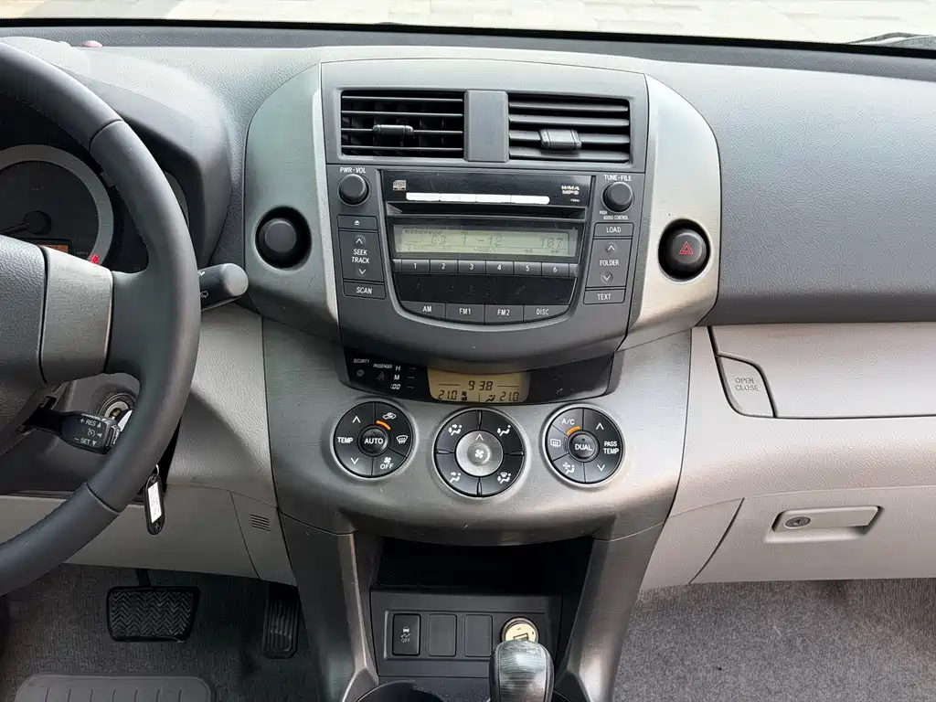 Toyota RAV4 2009 2.0L AT Luxury