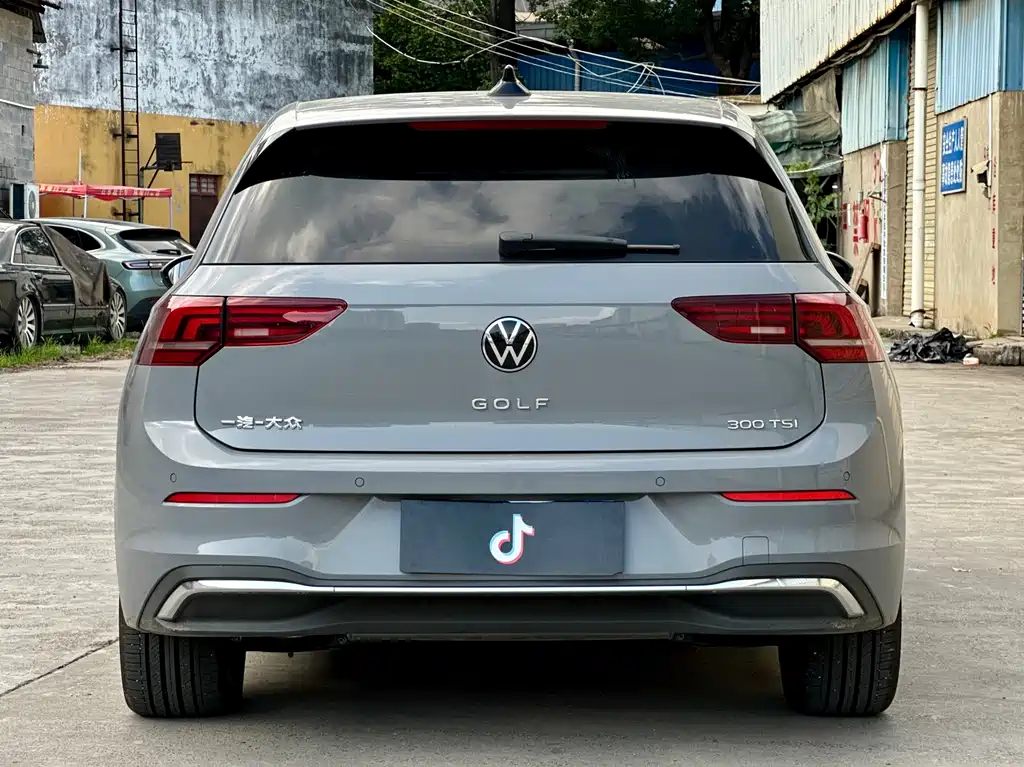 Volkswagen Golf 2026 300TSI Pro