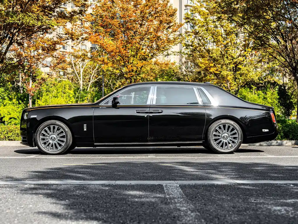 ROLLS-ROYCE PHANTOM