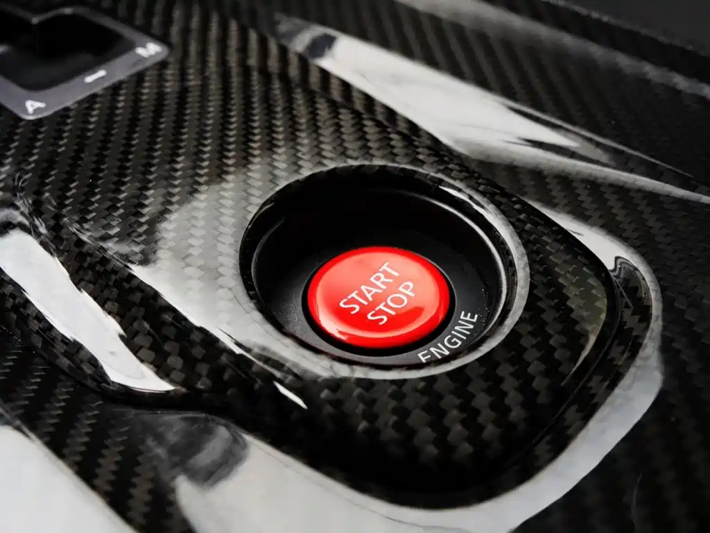 Nissan GT-R — миниатюра 13