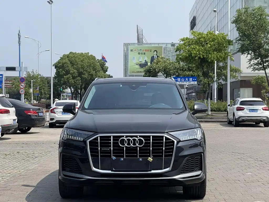 Audi Q7 2023 55 TFSI quattro S line Sport