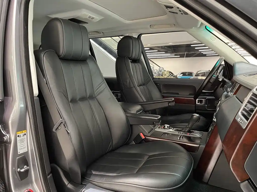 Land Rover Range Rover — миниатюра 13