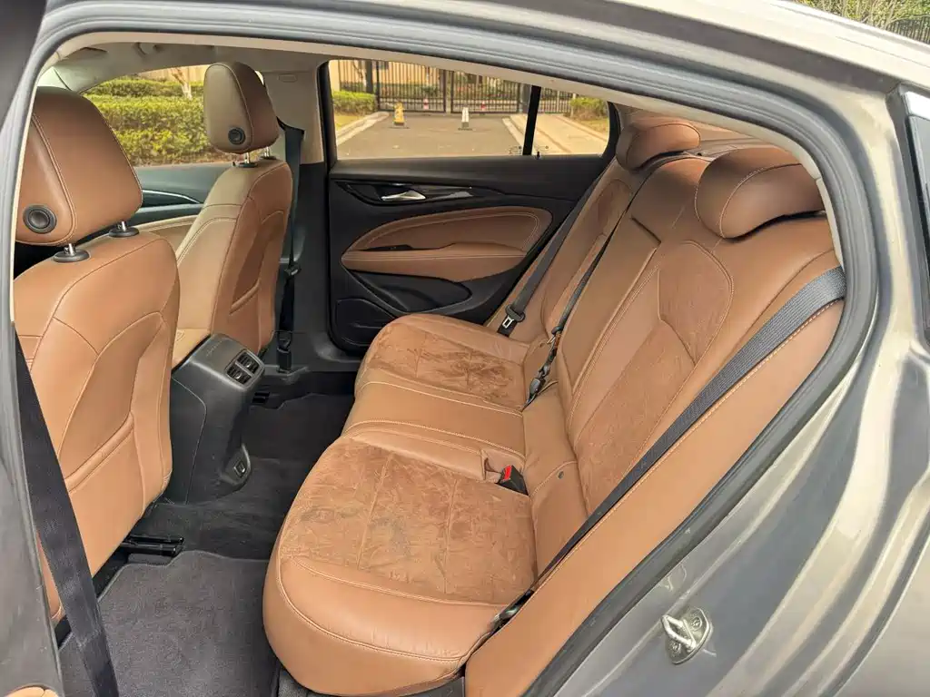 Buick Regal — миниатюра 9