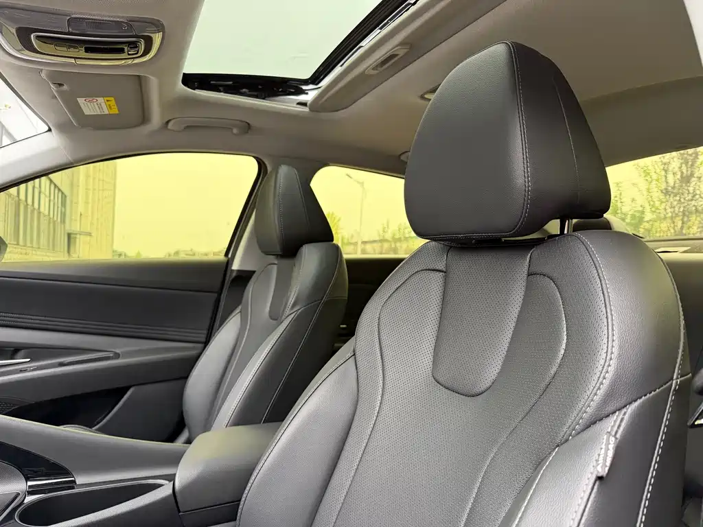 Hyundai Elantra — миниатюра 5